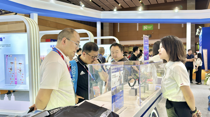 “四川馆”亮相2024体博会 “展品+展板”尽显我省体育产业发展动力(图2)
