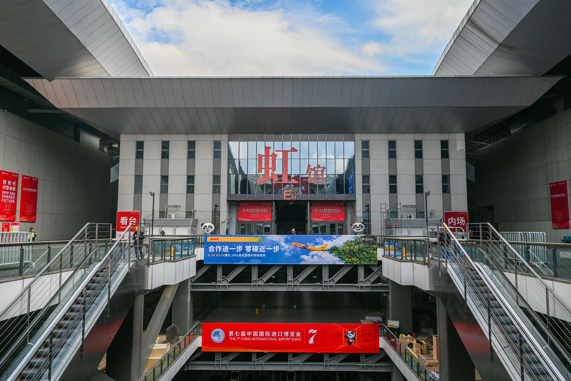 冲刺！进博会所有展台主体结构将于11月2日完成(图2)