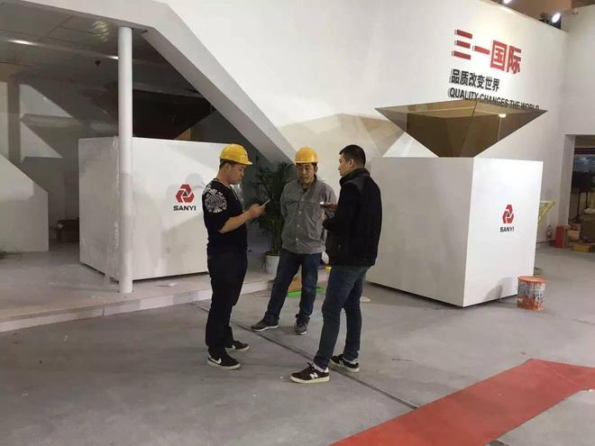 尽在全息盛宴：参展商纷纷选择租赁全息投影设备及展示柜(图2)