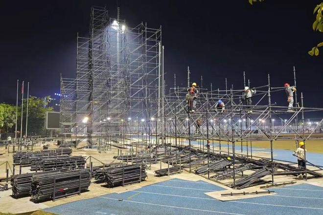 开幕在即！云浮·2024巅峰音乐嘉年华舞台搭建紧锣密鼓(图3)