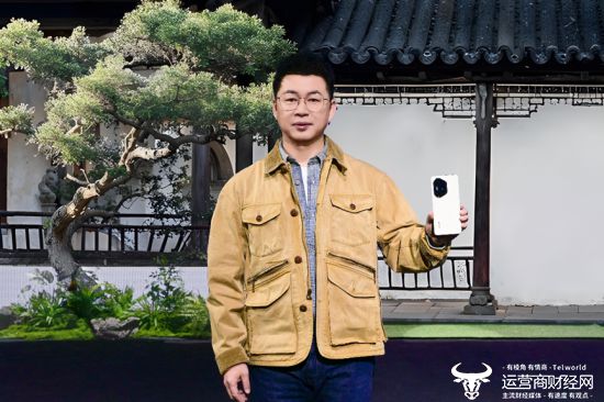 荣耀300系列手机全新发布 居然聘请了杨洋与虞书欣代言(图1)
