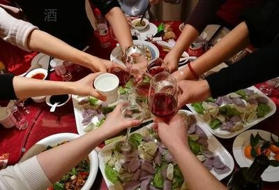 日本人喝白酒在街上(图5)