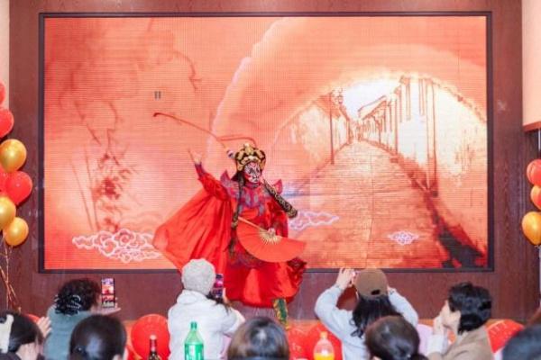 中行重庆市分行开展“消保知识过大年 敬老助老暖心间”教育宣传活动(图2)