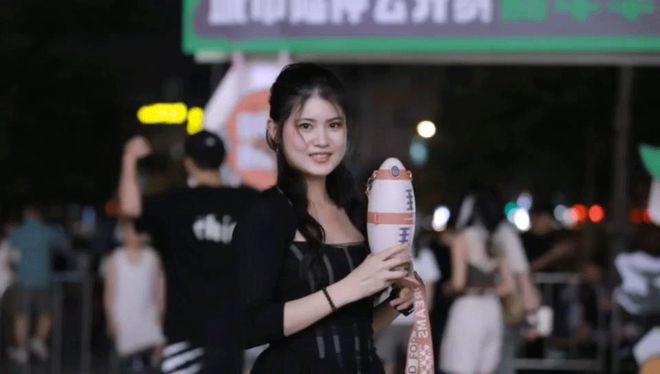 又潮又酷的橄榄球水壶保冷保温双仓双饮双倍快乐！(图3)