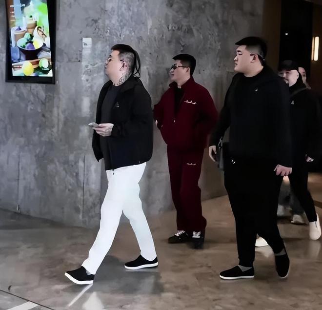 网红“沛县二哥”被封后续：团队二十多人全军覆没更多黑料曝光(图6)