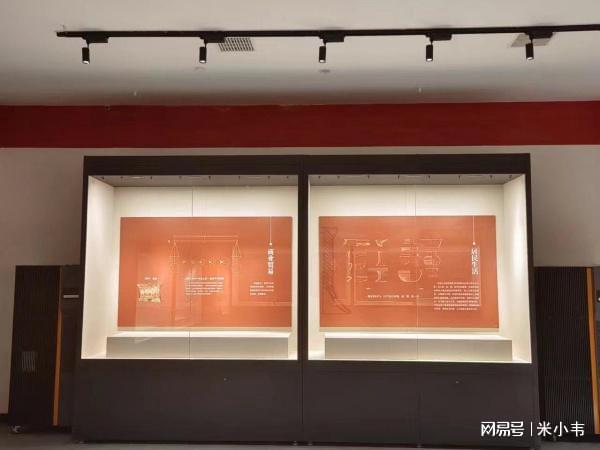 博物馆展柜尺寸定制厂家揭秘关键！(图1)