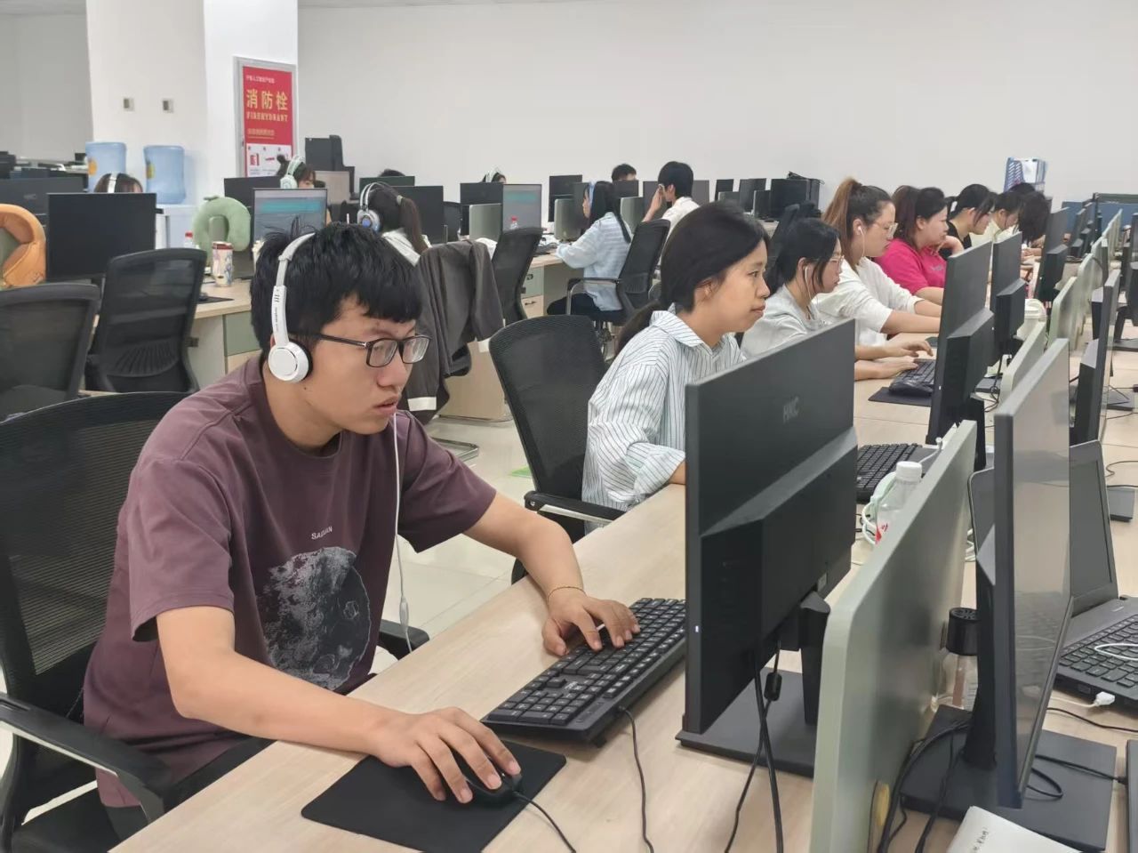 让梦想照进现实——吴忠市多举措稳就业推动经济高质量发展(图5)