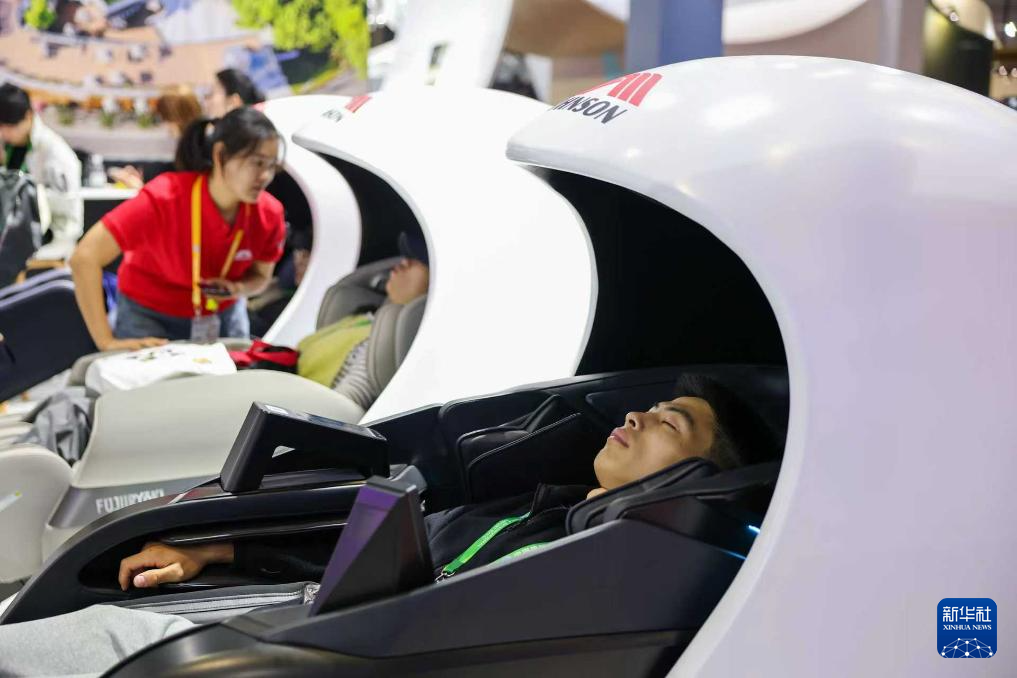 第八届进博会丨在消费品展区体验美好生活(图16)