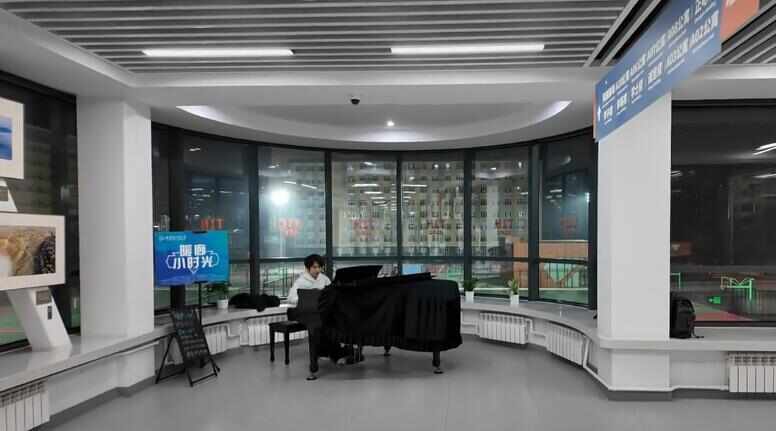 冬天穿短袖？哈工大硬核“暖廊”惊艳网友(图5)