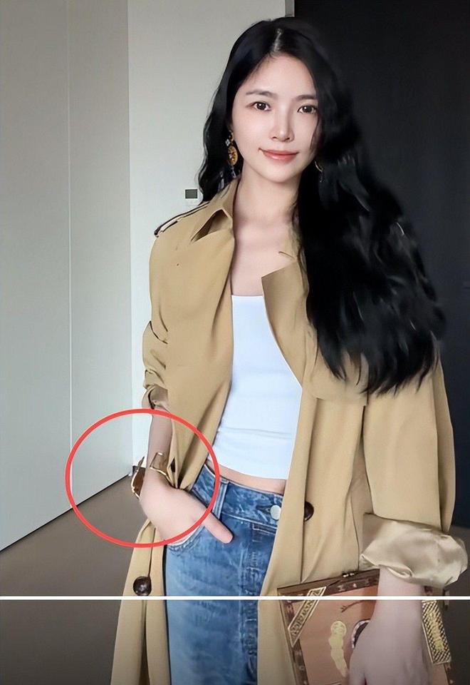 杜淳给王灿选衣服穿衣柜几十条牛仔裤帽子首饰一堆太能买了(图14)