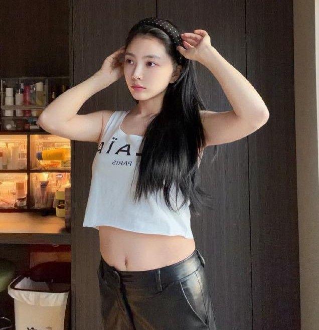 杜淳给王灿选衣服穿衣柜几十条牛仔裤帽子首饰一堆太能买了(图18)