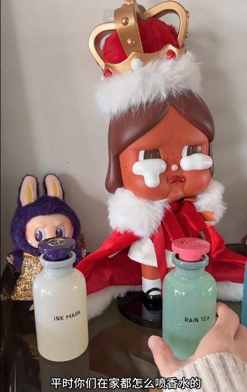 杜淳给王灿选衣服穿衣柜几十条牛仔裤帽子首饰一堆太能买了(图24)