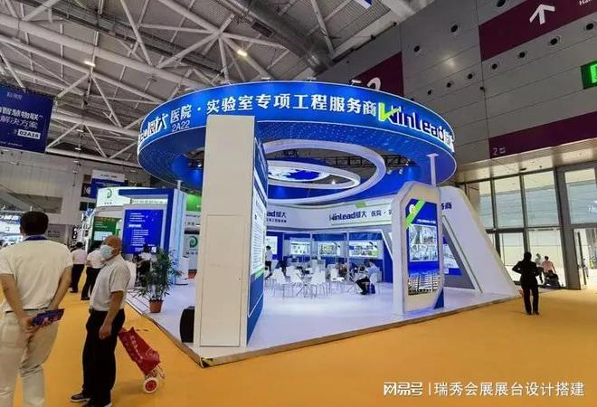 上海国际健身展览会展位设计-创新结构制作兼顾美观实用(图2)